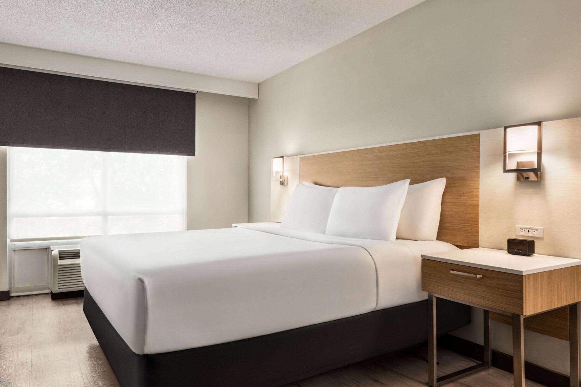 Wyndham Garden Duluth Otel Dış mekan fotoğraf