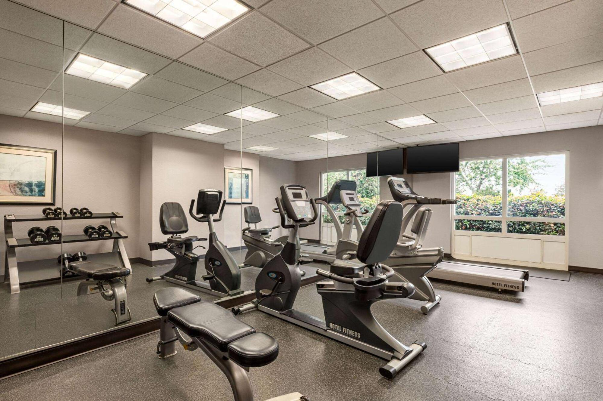 Wyndham Garden Duluth Otel Dış mekan fotoğraf