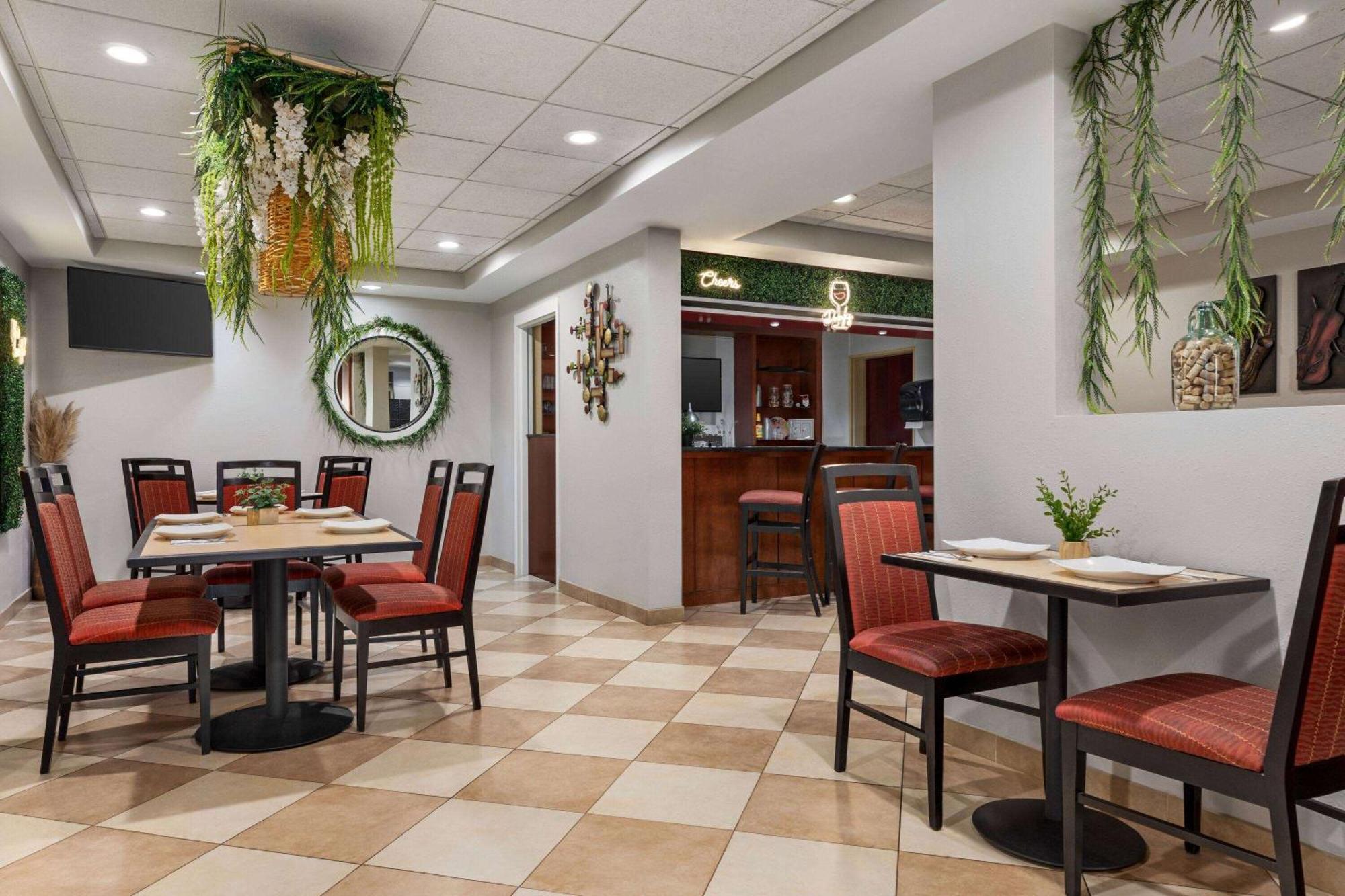 Wyndham Garden Duluth Otel Dış mekan fotoğraf